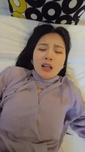 这么骚的母狗不内射太便宜她了